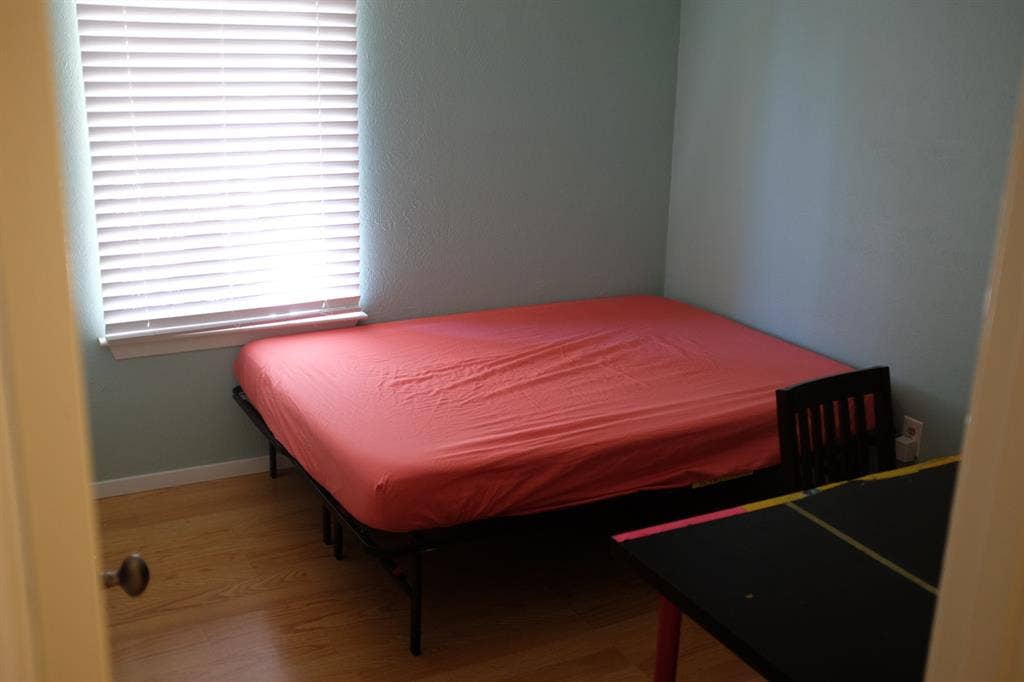 Room for rent in South Austin