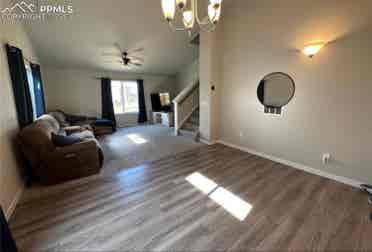 Beautiful home,  mins from bases