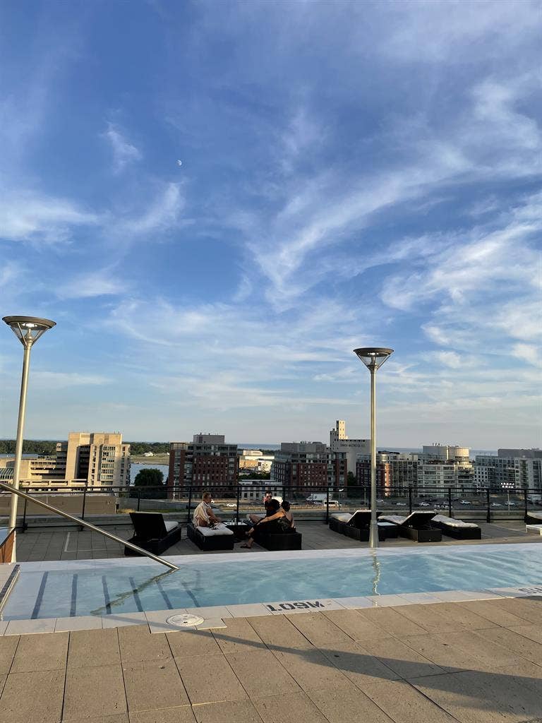 Roommate wanted in Downtown Toronto
