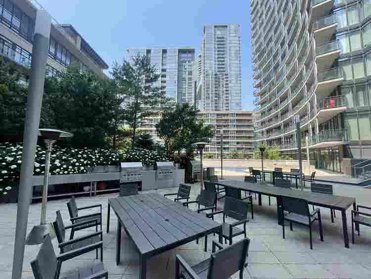 Roommate wanted in Downtown Toronto