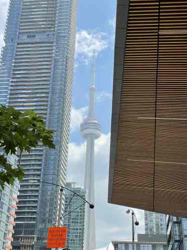 Roommate wanted in Downtown Toronto