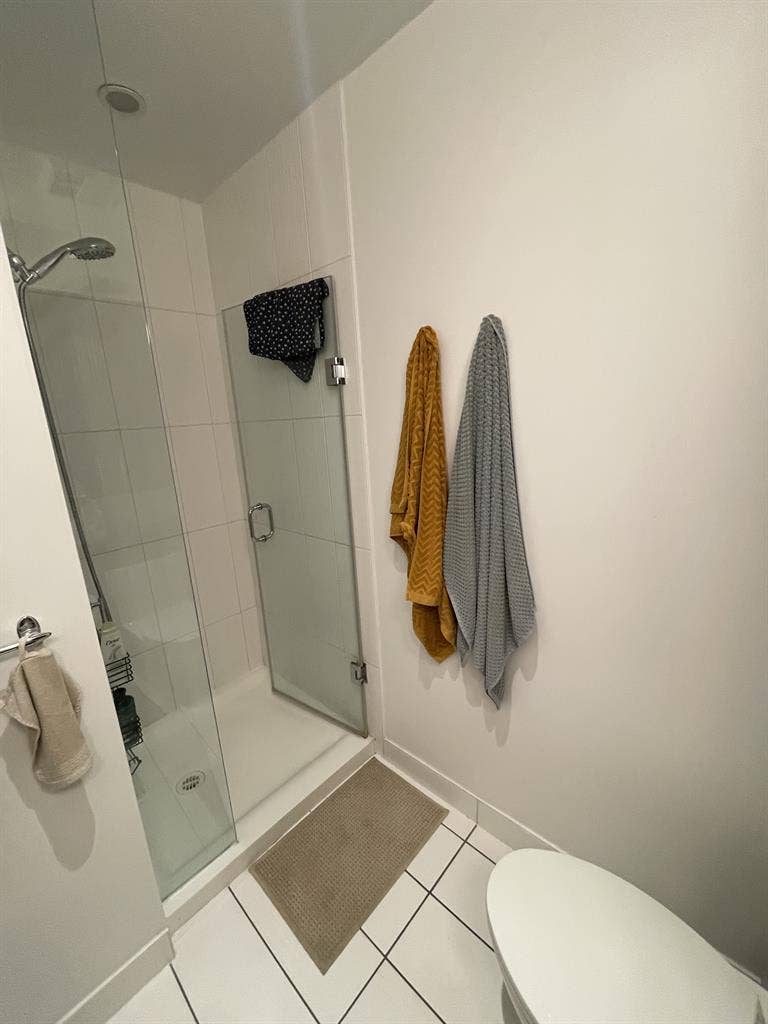 Roommate wanted in Downtown Toronto