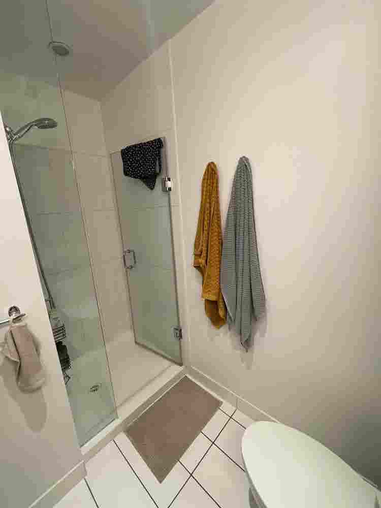 Roommate wanted in Downtown Toronto