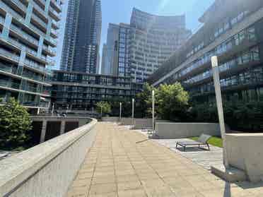 Roommate wanted in Downtown Toronto