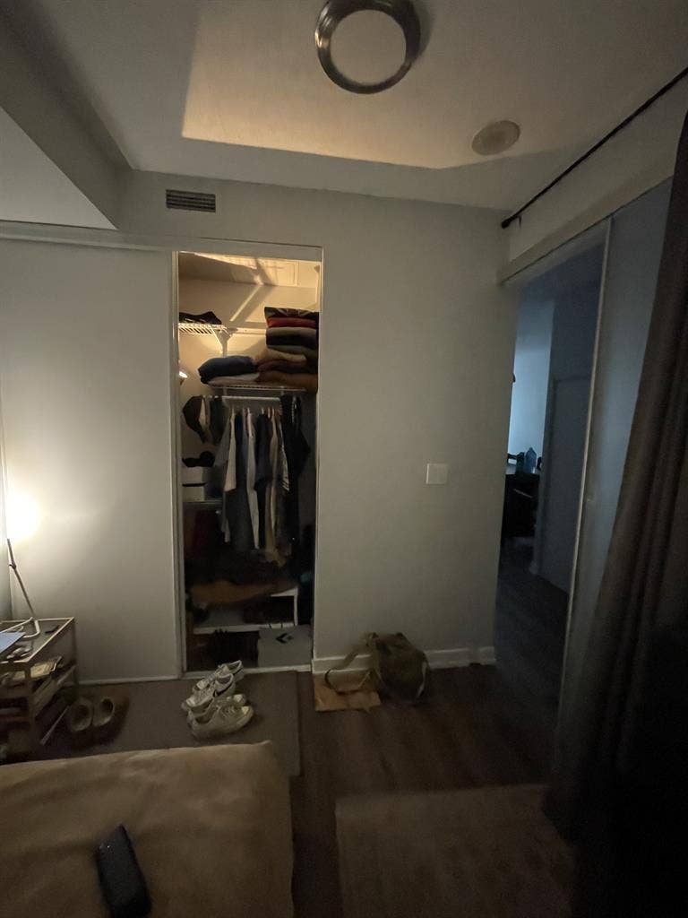 Roommate wanted in Downtown Toronto