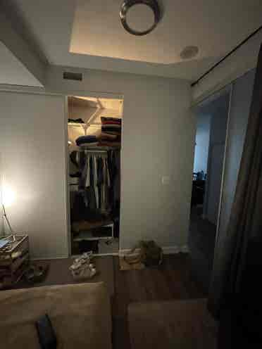 Roommate wanted in Downtown Toronto