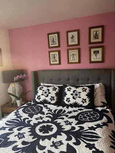 Beautiful furnished room.