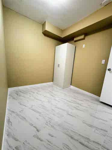 Den ground level suite