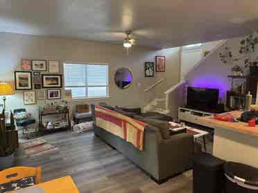 1 roommate needed