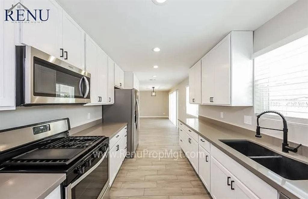 Roommate Wanted for August
