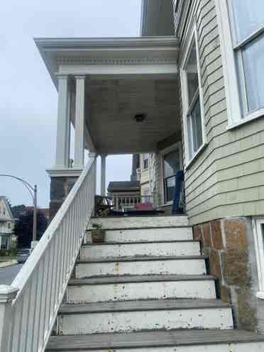 ROOM AVAIL IN BRIGHTON STARTING SEP