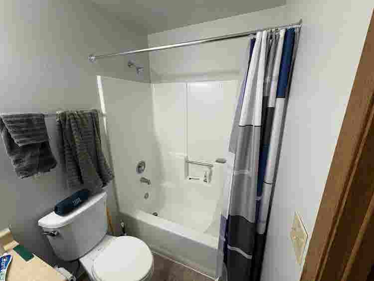 1 Roommate needed $/month