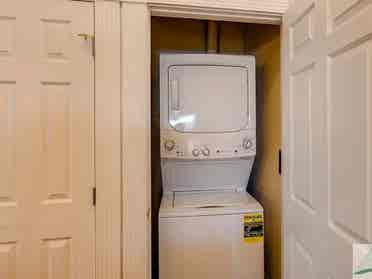 Looking for 1 Female roommate!