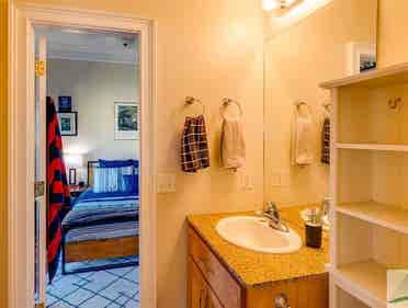 Looking for 1 Female roommate!