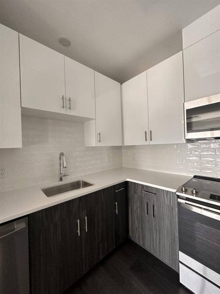 Master bedroom for rent