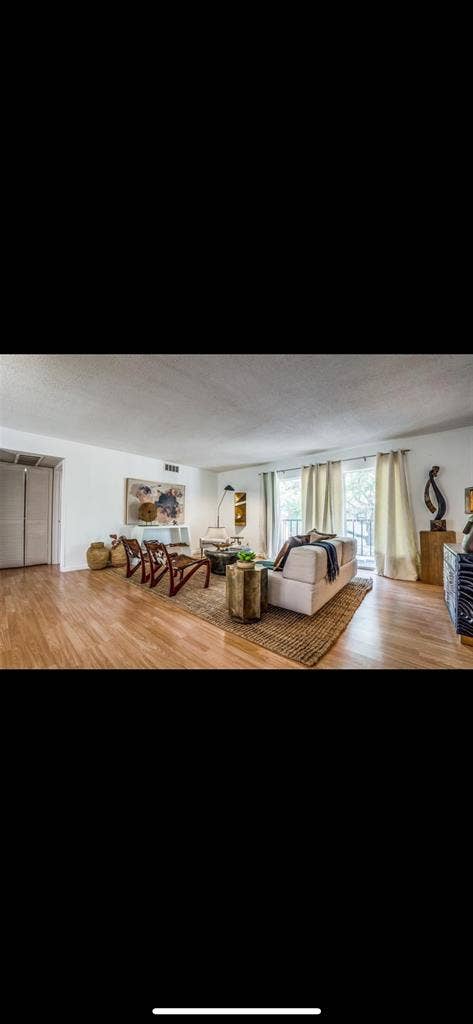 Roommate wanted!