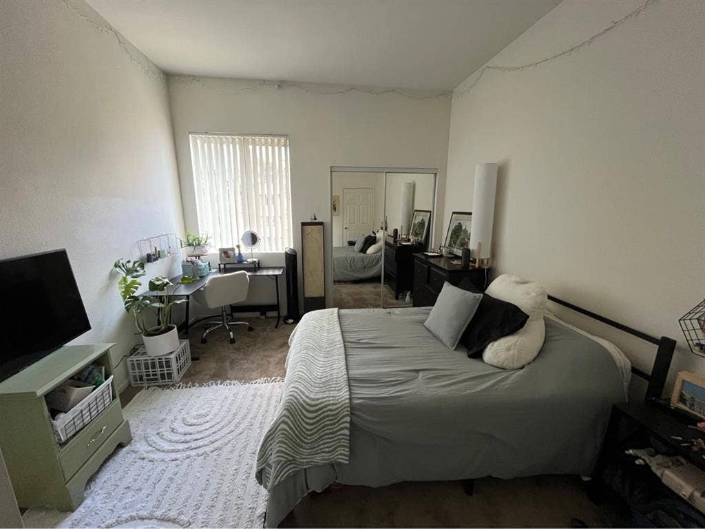 Close to UCSD - Immediate Move-In!
