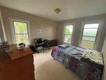 South Hill Rooms  w Friendly Hound