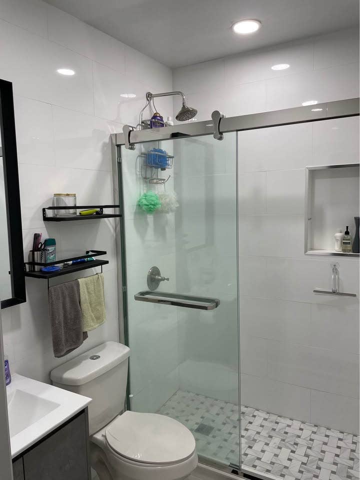 Unfurnished Room ( BA)