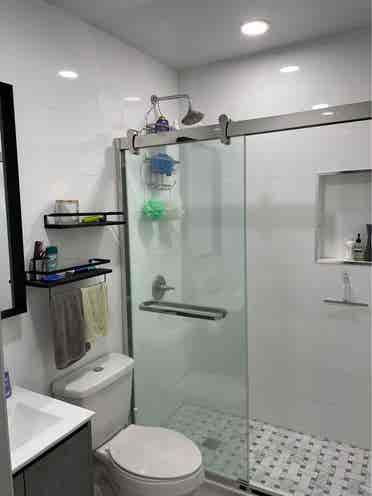 Unfurnished Room ( BA)
