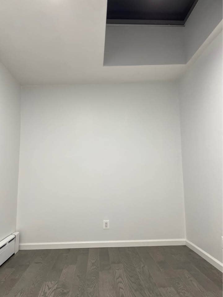 Unfurnished Room ( BA)