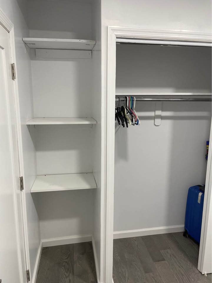 Unfurnished Room ( BA)