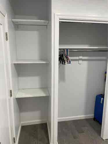 Unfurnished Room ( BA)