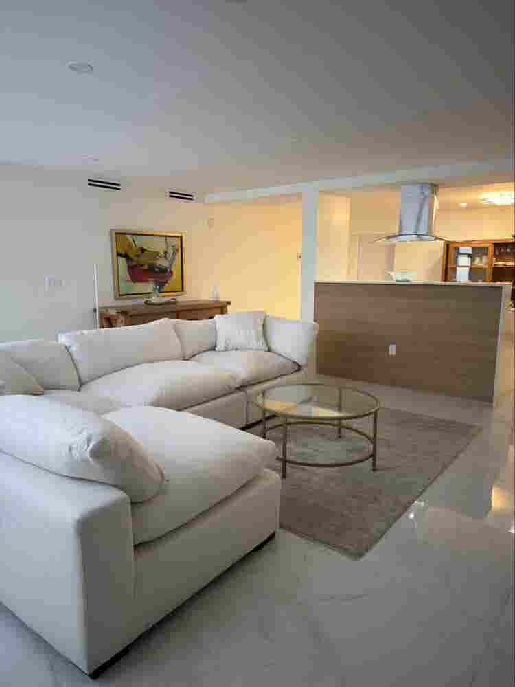 Gorgeous private room in Aventura
