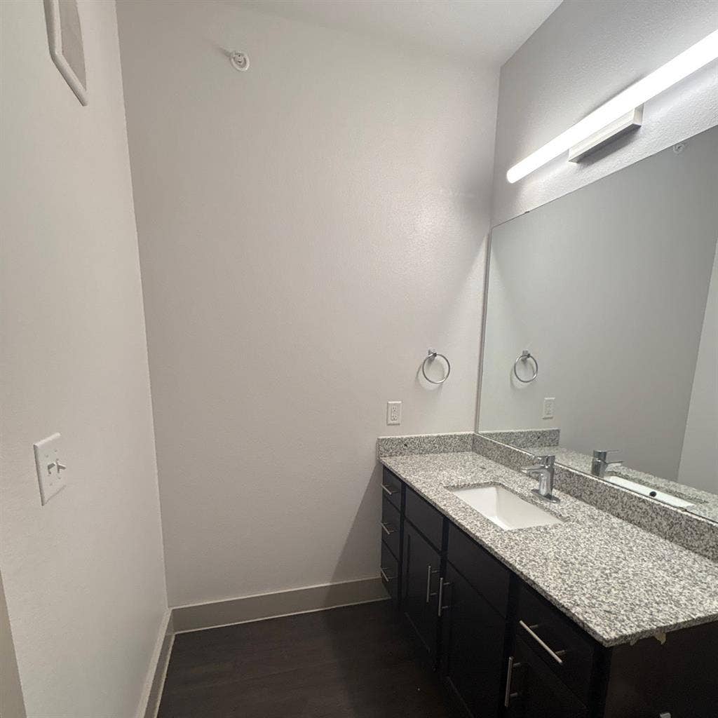 Room in Live Oak – Move in ASAP!