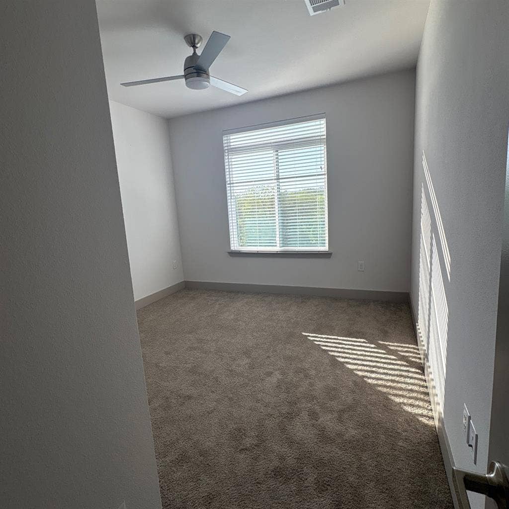 Room in Live Oak – Move in ASAP!