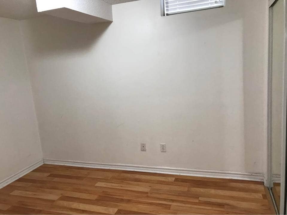 1 room in basement for girl/couple