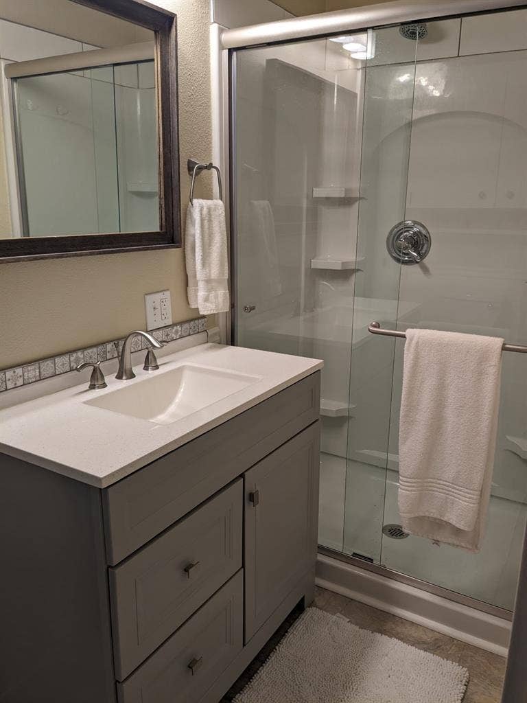 1 bedroom and private bathroom