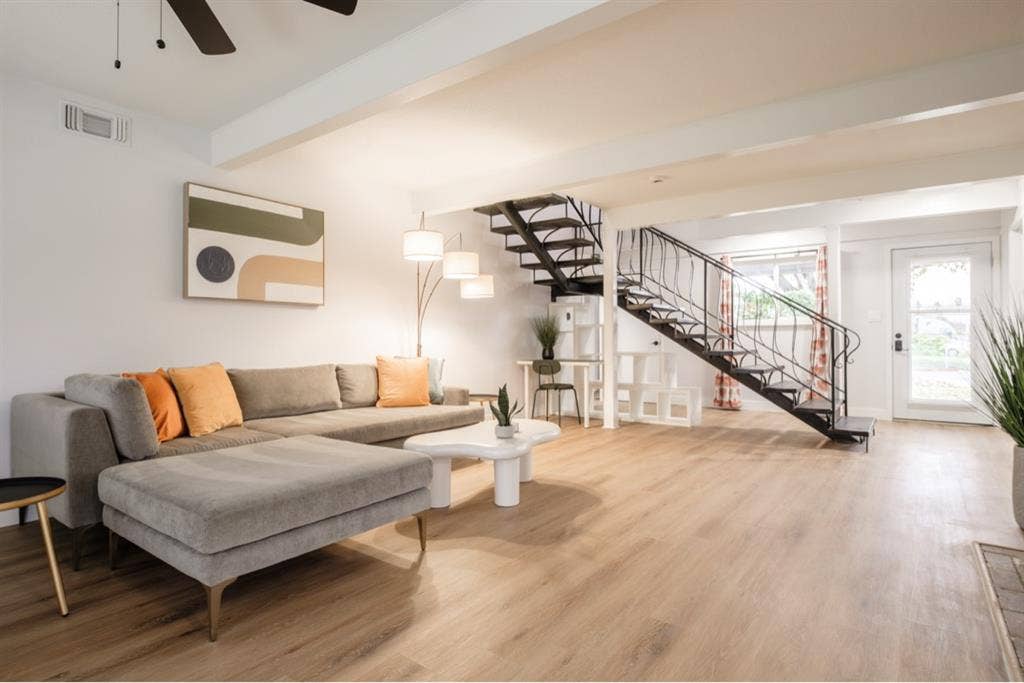 Extra large room, cleaning included