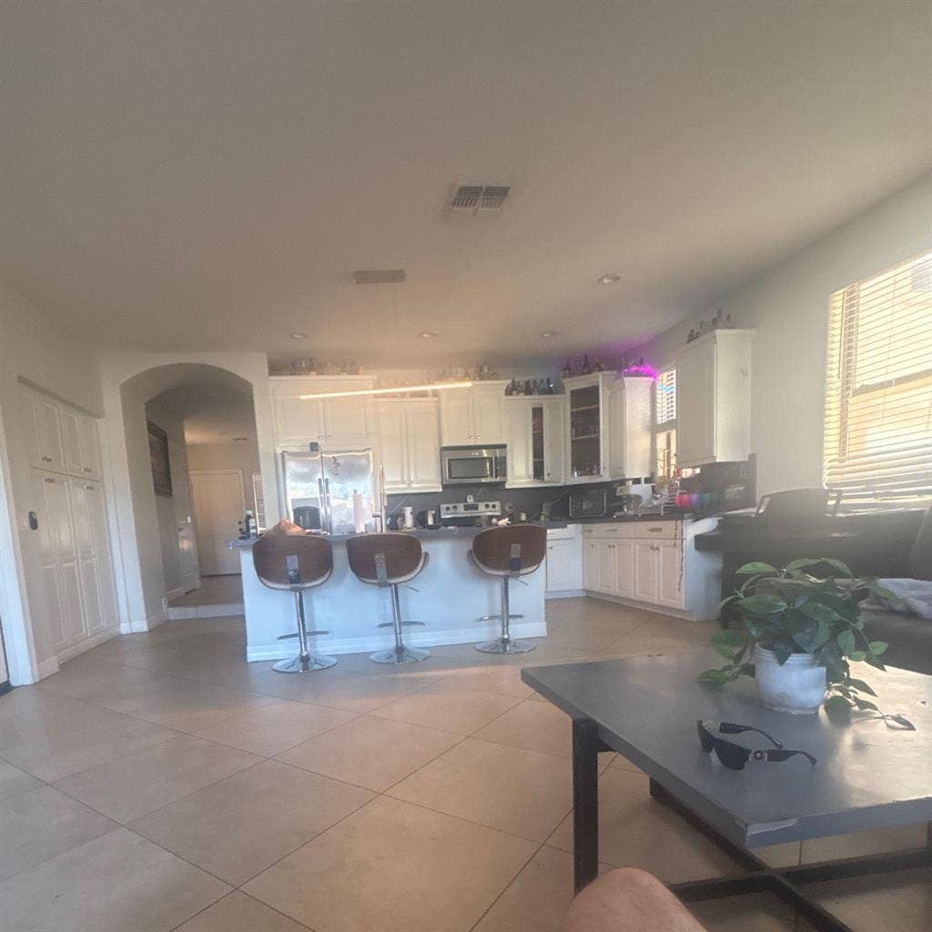 Need a roommate: Message on IG