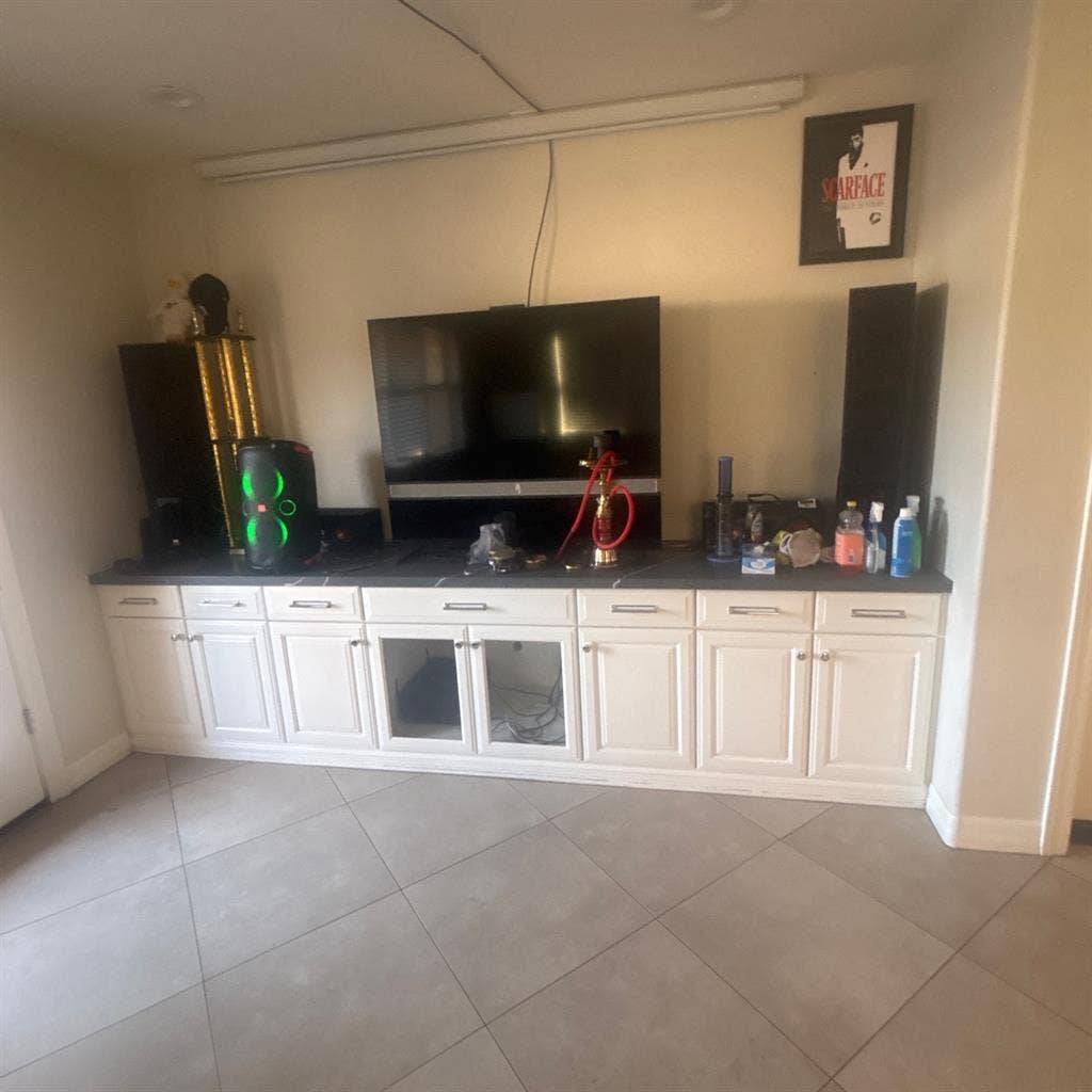 Need a roommate: Message on IG