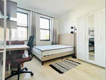 Madison St –