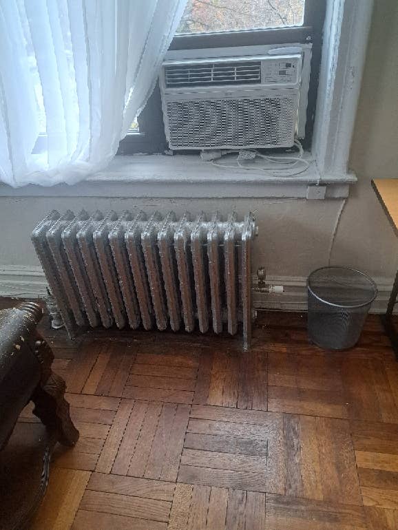 Bright Spacious Room Available