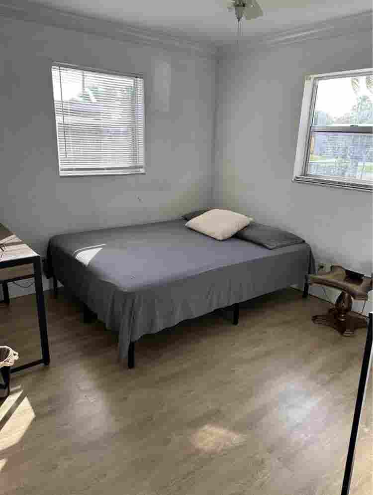 Private room to rent