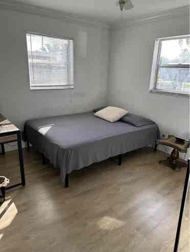 Private room to rent