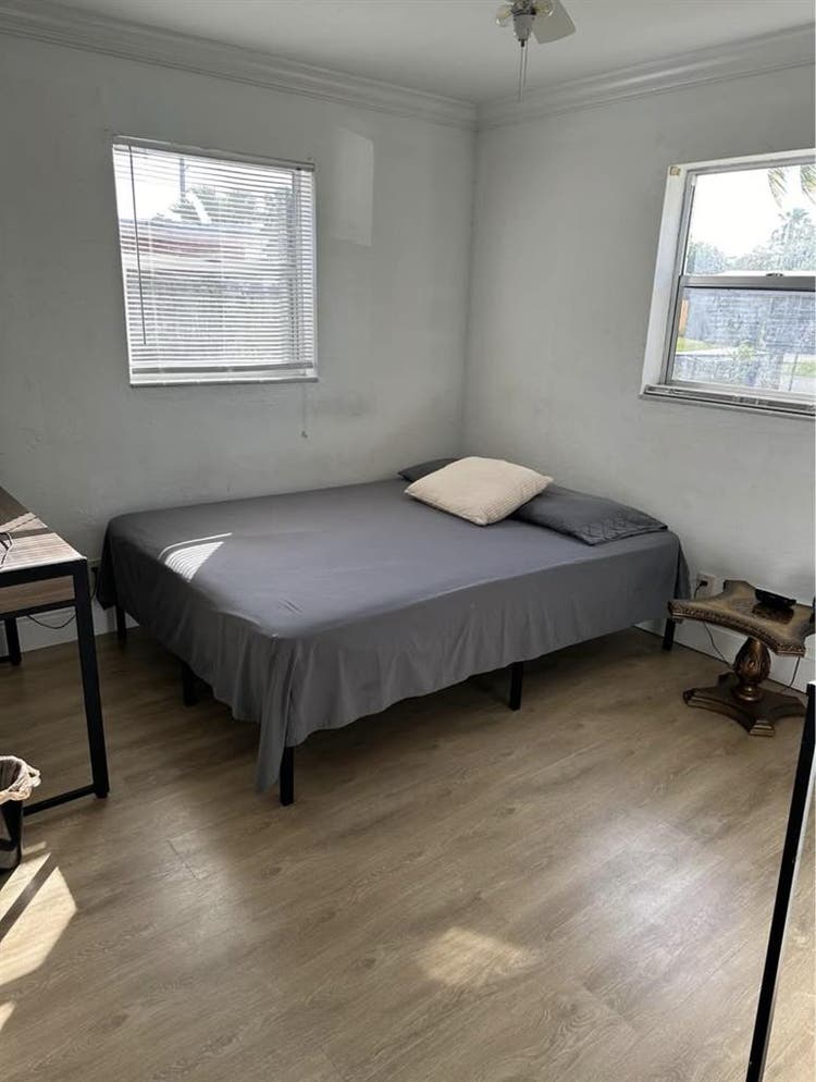 Private room to rent