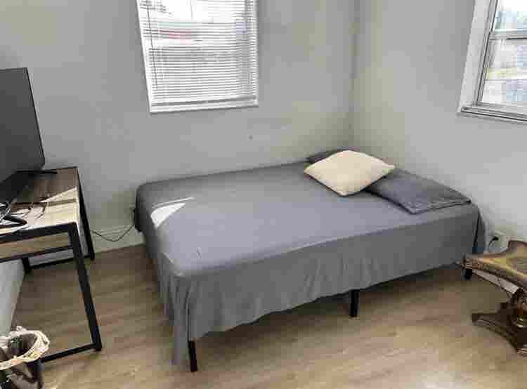 Private room to rent