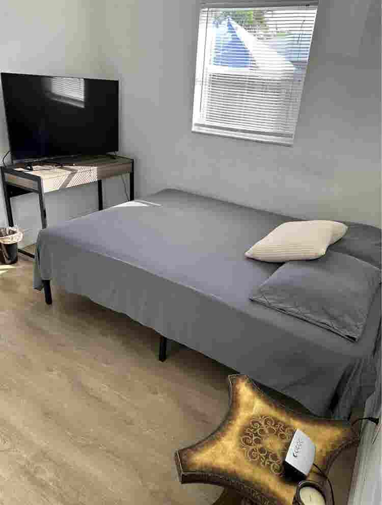Private room to rent