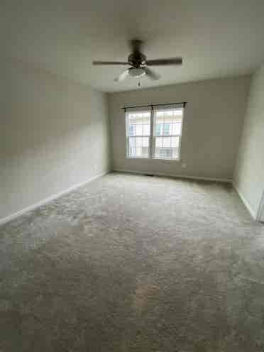 Primary Suite w/garage in Greenbelt