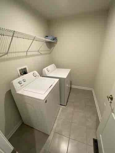 Primary Suite w/garage in Greenbelt