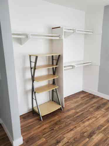 Friendly Room in 3BR Townhome