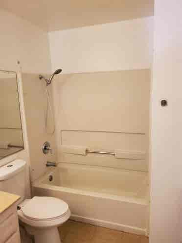Friendly Room in 3BR Townhome