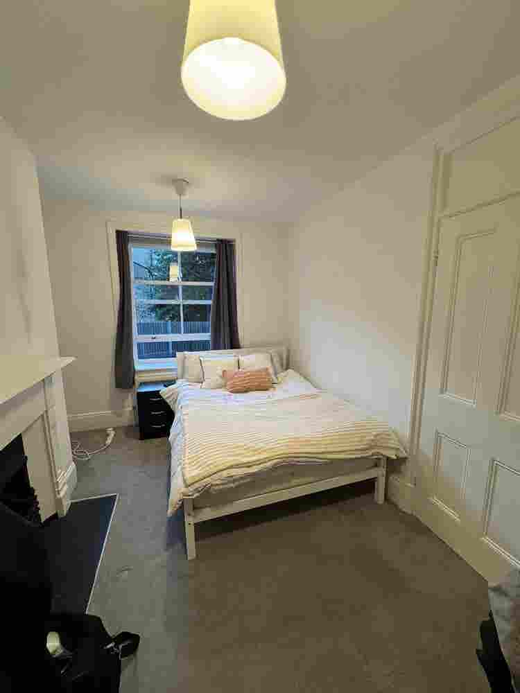 Great flat to share in Clapham