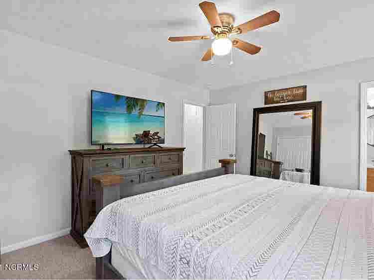 Furnished Master Suite Room