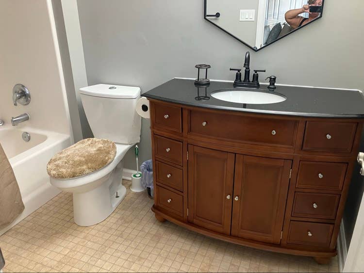 Furnished Master Suite Room