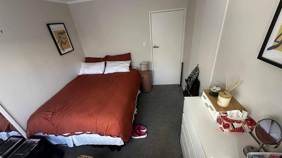 FLATMATE WANTED